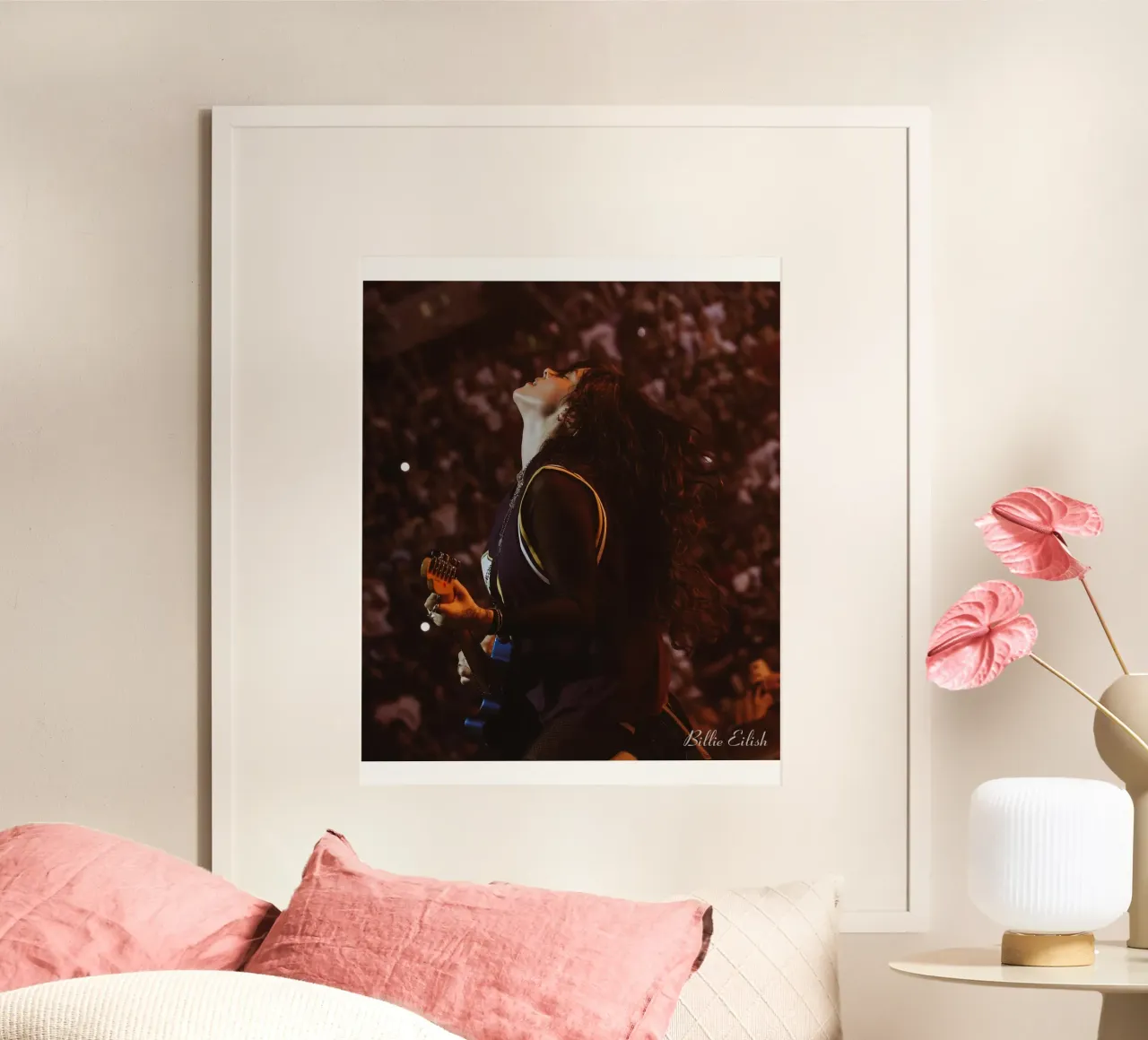 Eseguire Billie Eilish - 005 poster con telaio in plastica da AudioLibrary
