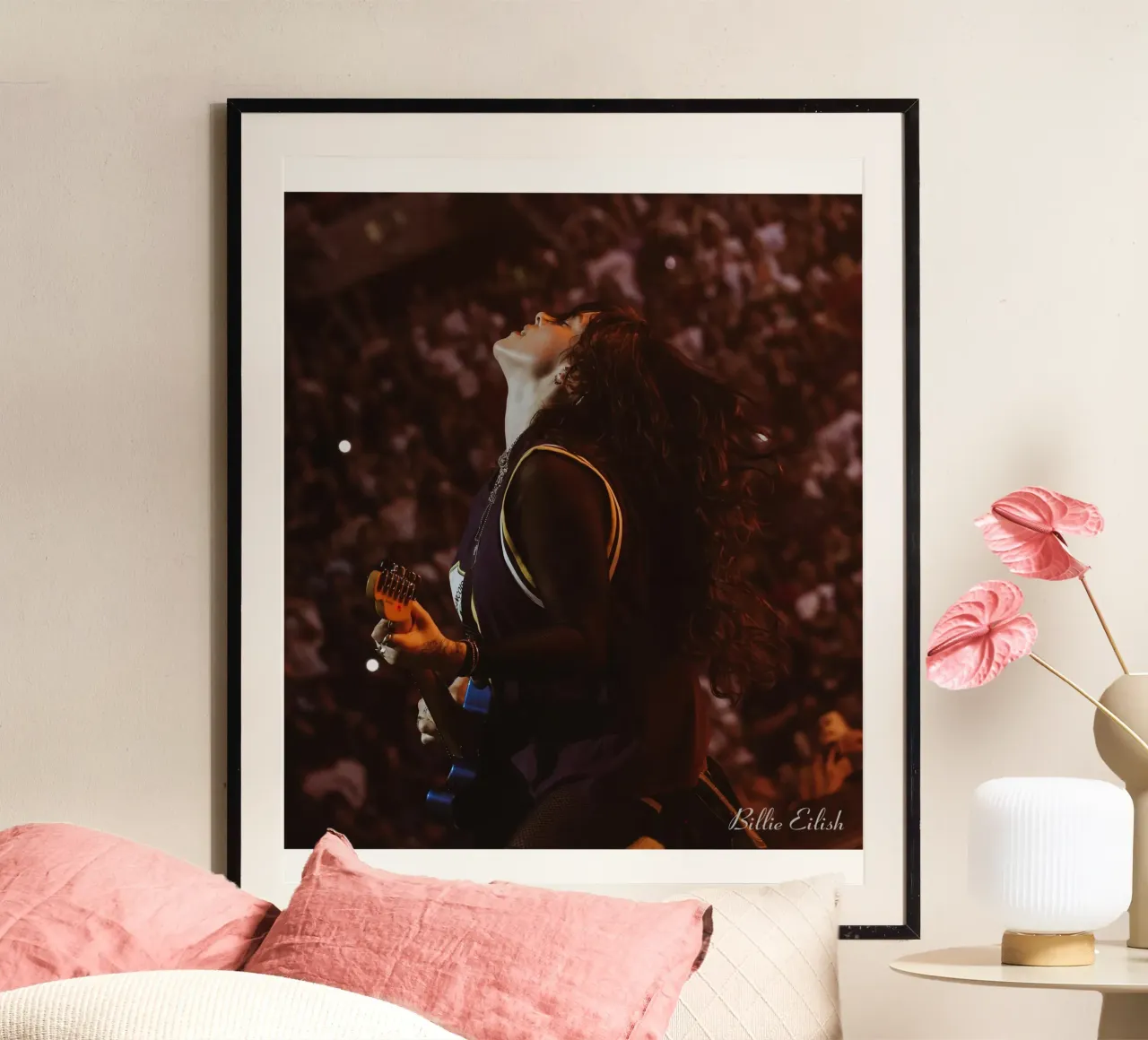Eseguire Billie Eilish - 005 poster con telaio in plastica da AudioLibrary