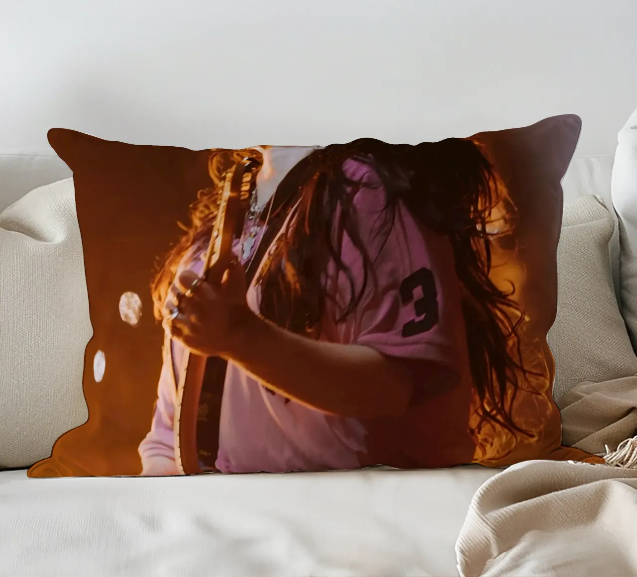 Suonare la chitarra - Billie Eilish cuscino da AudioLibrary