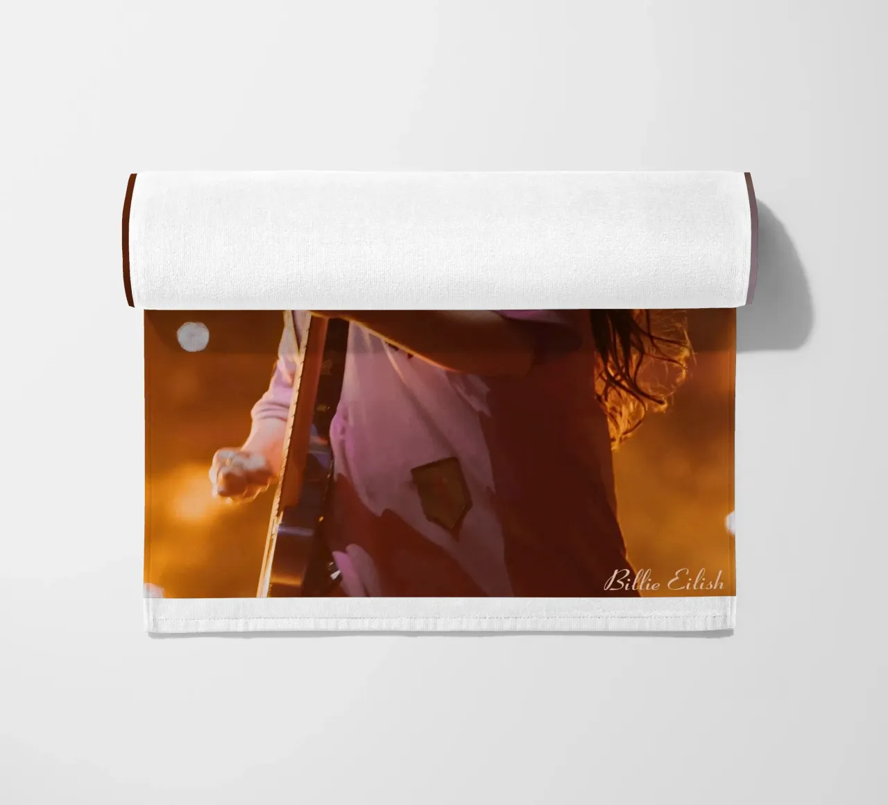 Suonare la chitarra - Billie Eilish telo mare da AudioLibrary