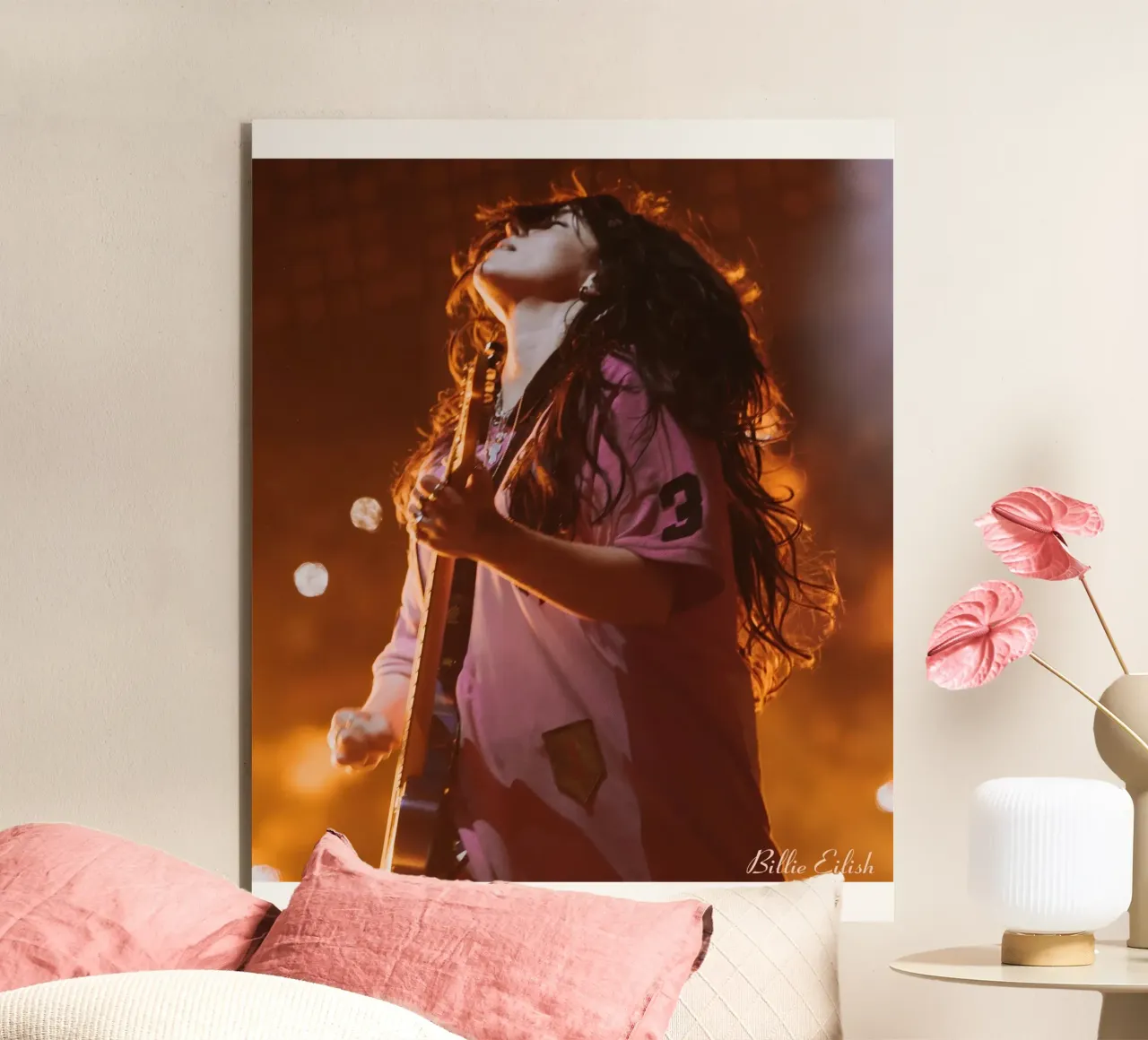Suonare la chitarra - Billie Eilish alluminio dibond da AudioLibrary