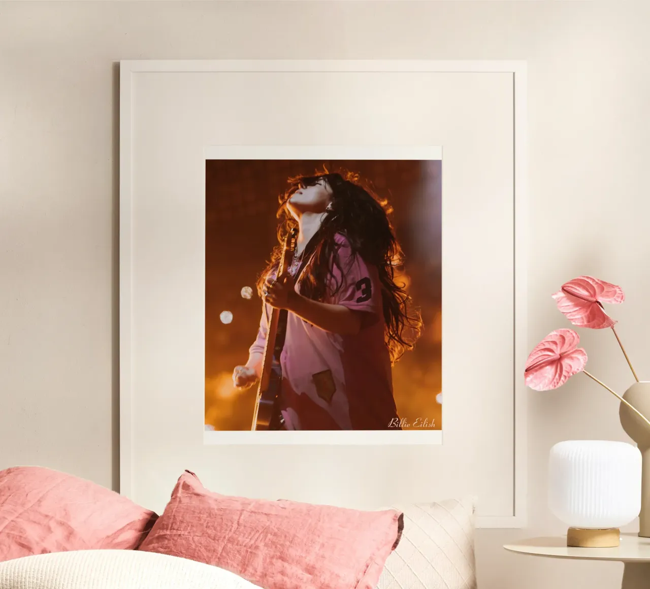 Suonare la chitarra - Billie Eilish poster da AudioLibrary