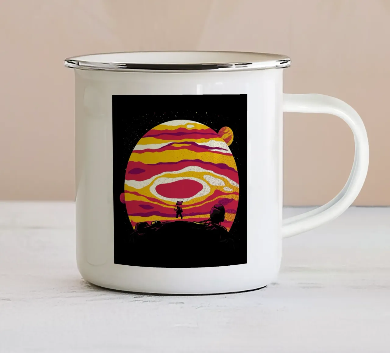 Explore Space Moon Astronaut tazza in smalto da Tobe Fonseca