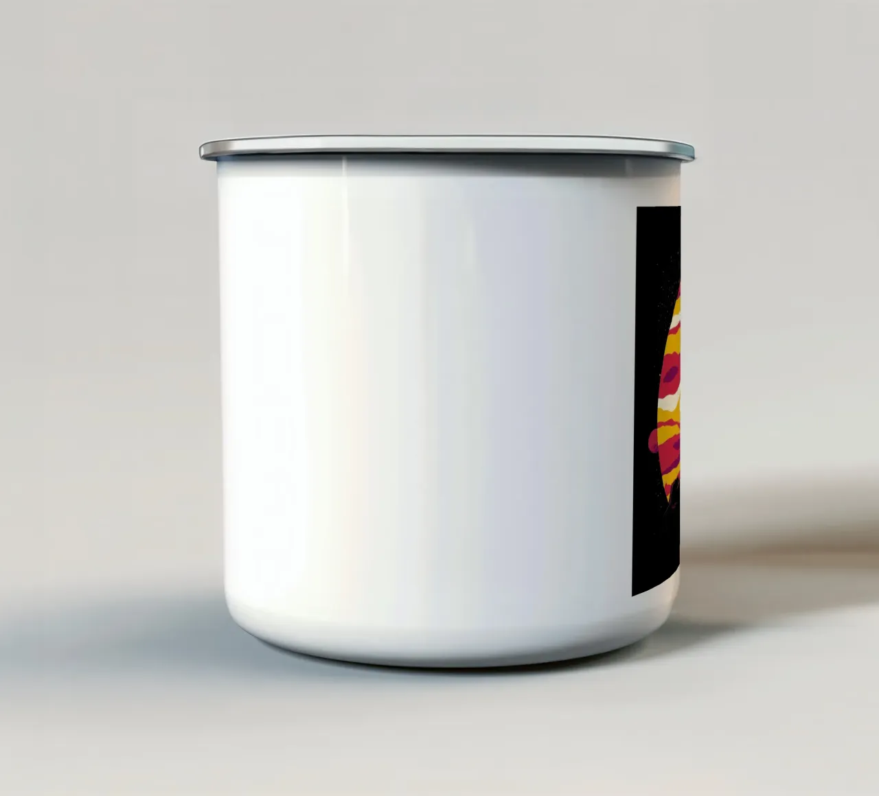 Explore Space Moon Astronaut tazza in smalto da Tobe Fonseca