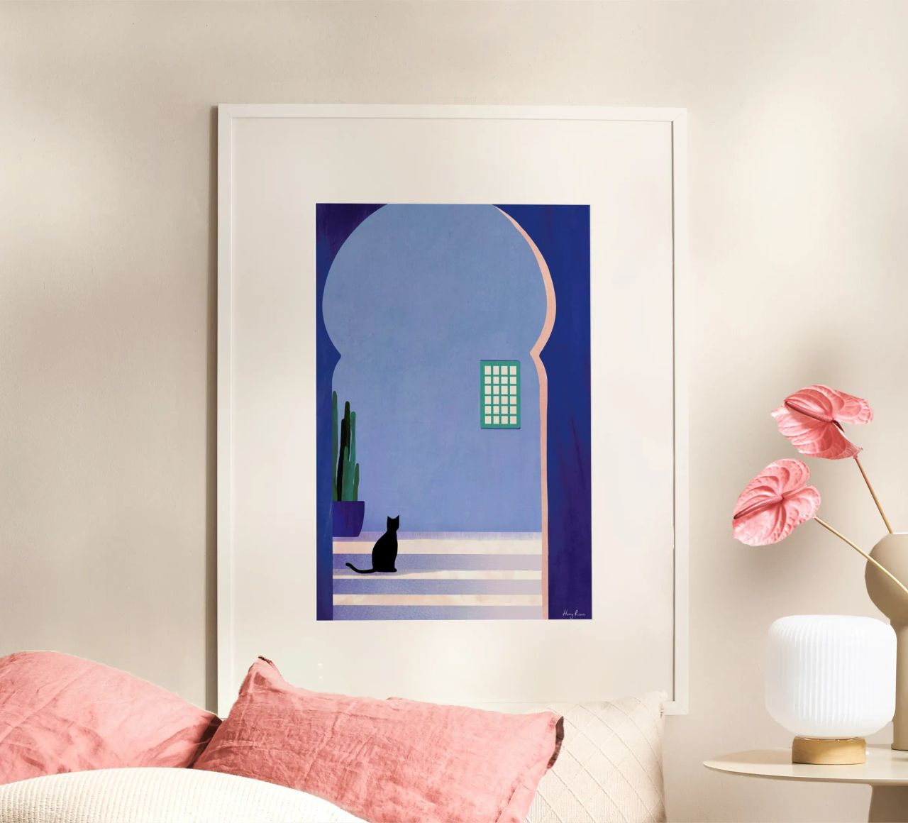 Cat in Morocco Poster mit Aluminium Rahmen von Henry Rivers