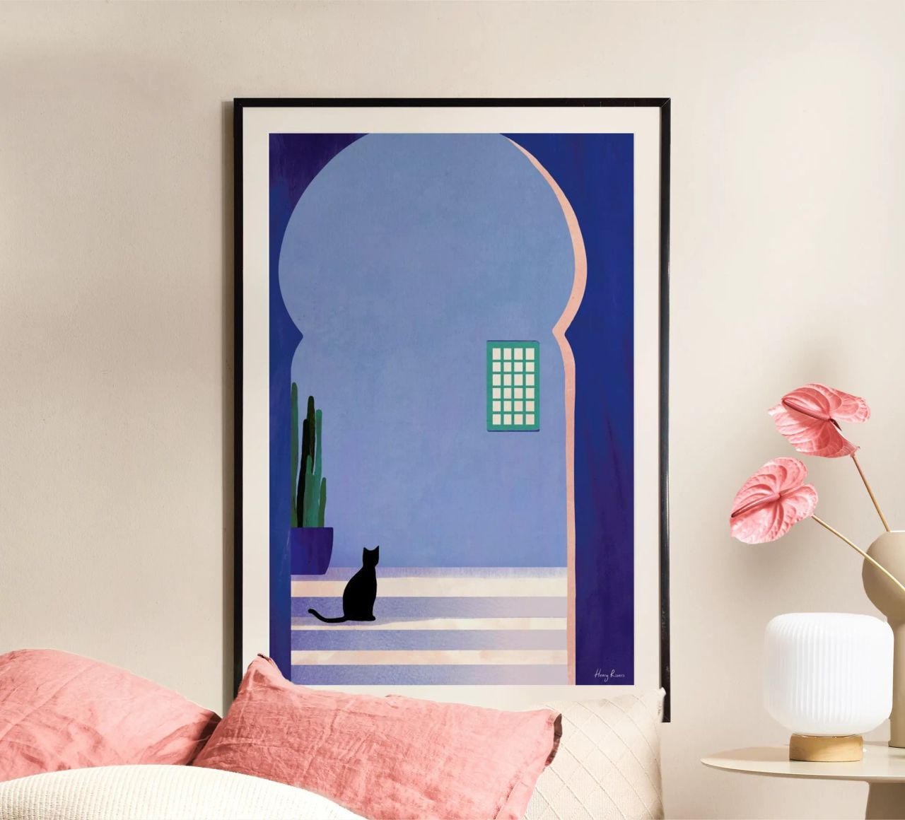 Cat in Morocco Poster mit Aluminium Rahmen von Henry Rivers