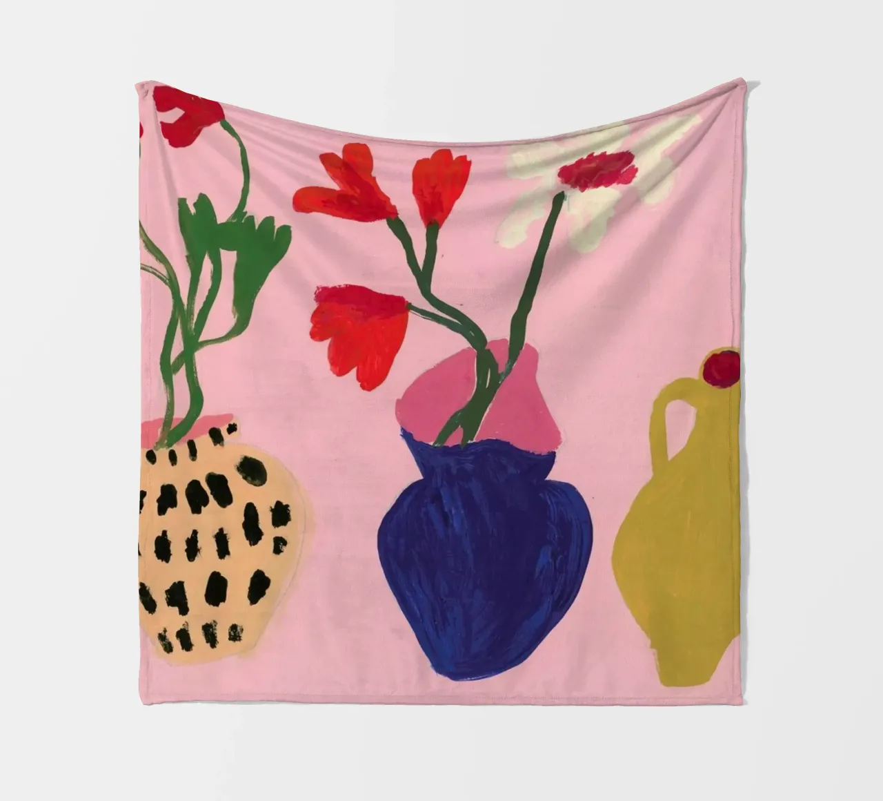 A Jug And Two Vases coperta in pile da Sonia Brittain