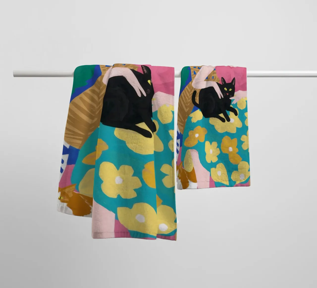 Sedia floreale Cat Nap asciugamano da bagno da Pale Aura