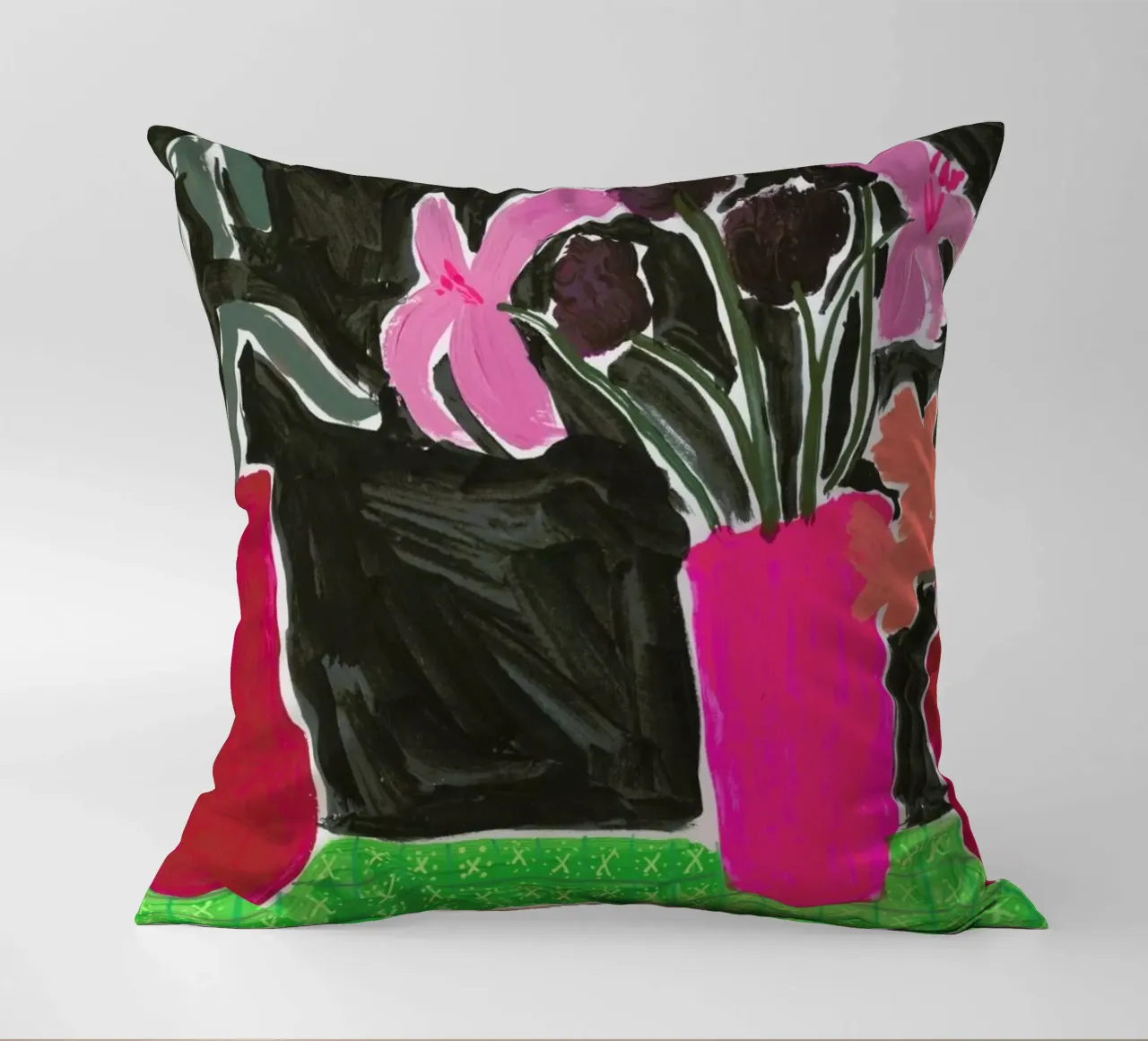 Flowers In Vases On Patterned Tablecloth cuscino da Sonia Brittain