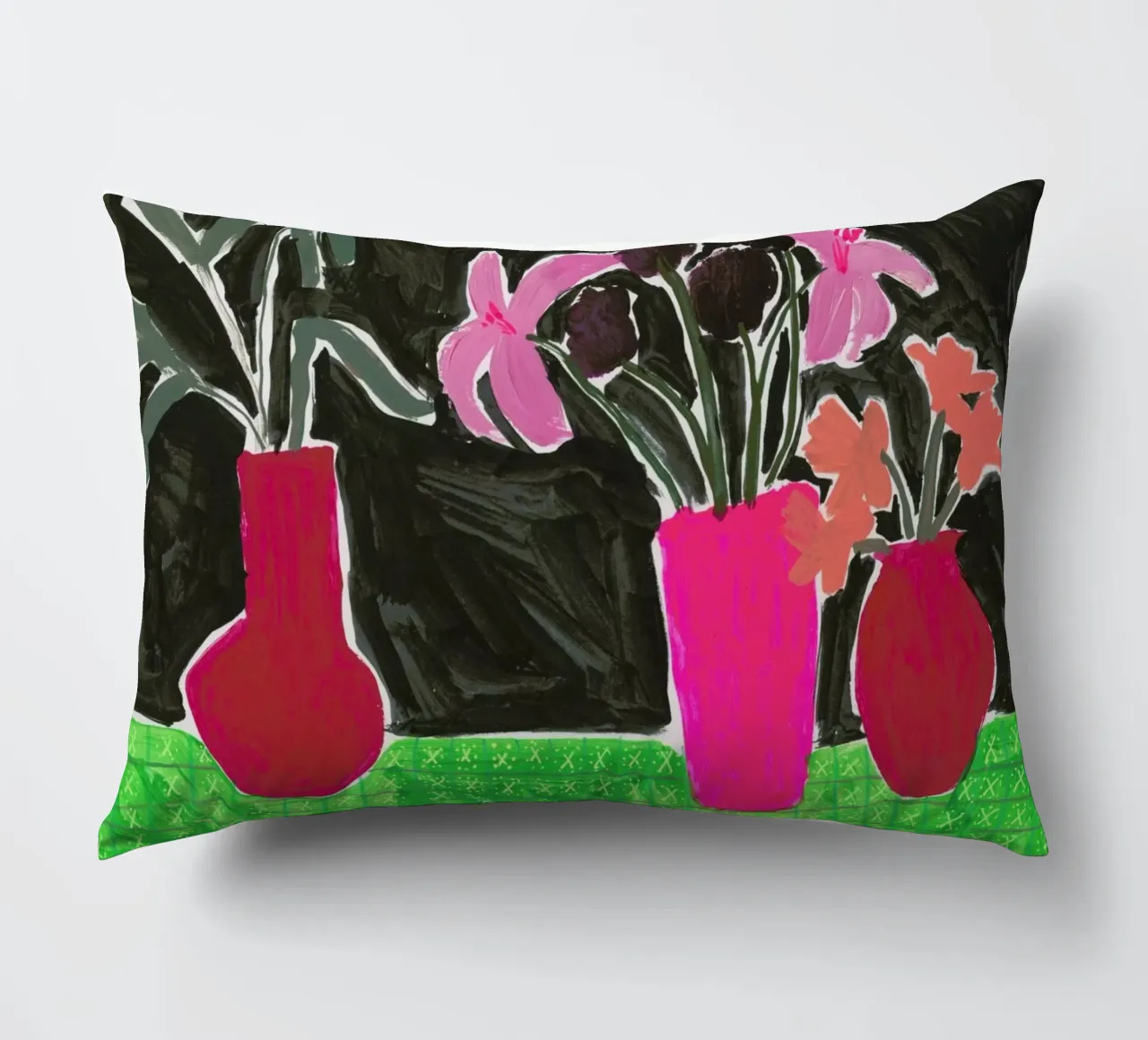 Flowers In Vases On Patterned Tablecloth cuscino da Sonia Brittain