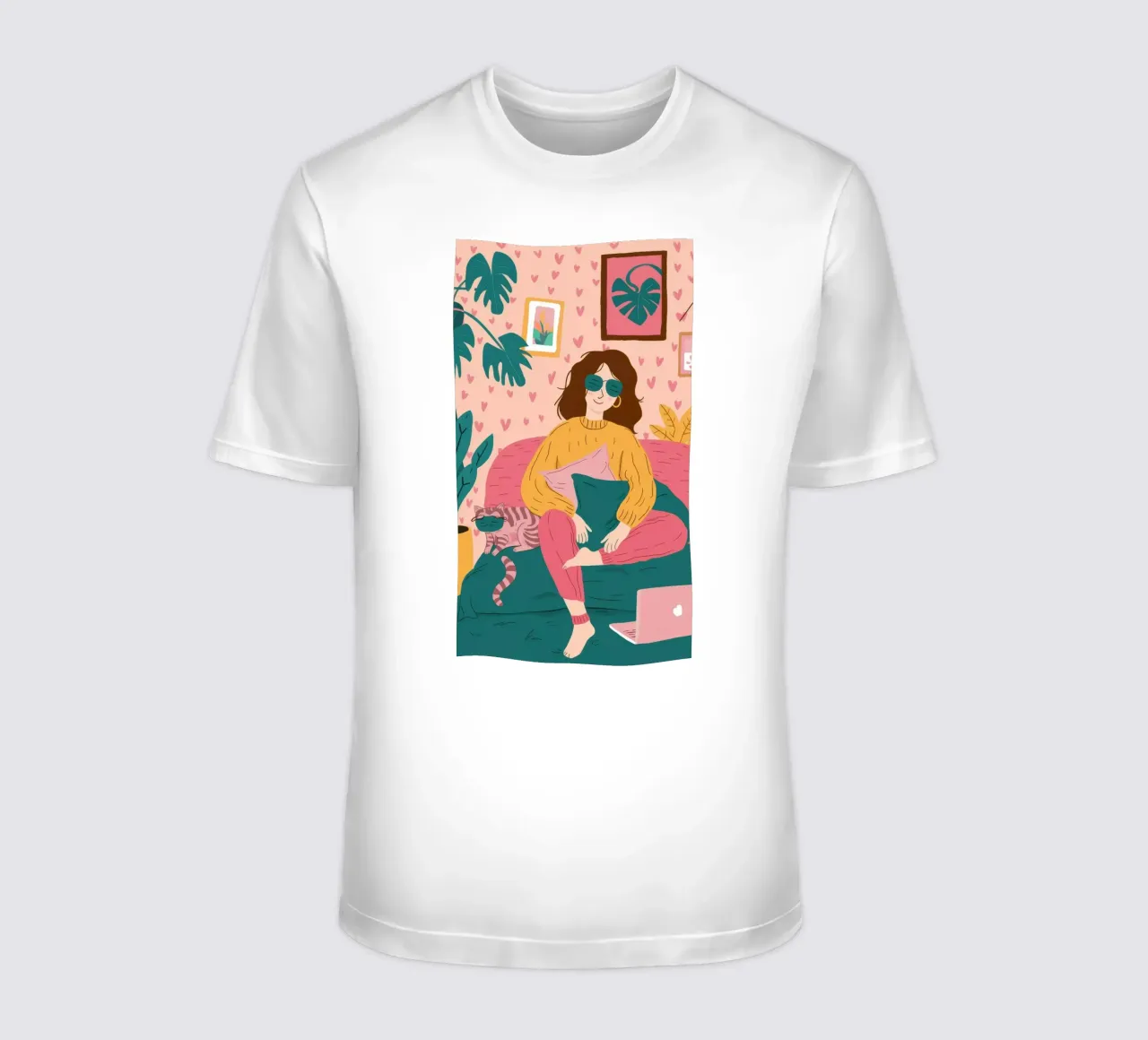Donna che tiene in mano una pianta t-shirt da Pale Aura
