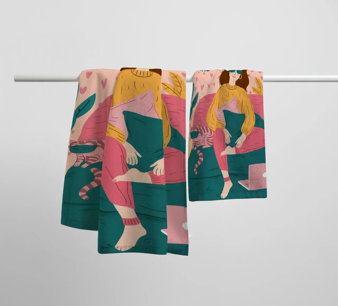 Donna che tiene in mano una pianta asciugamano da bagno da Pale Aura