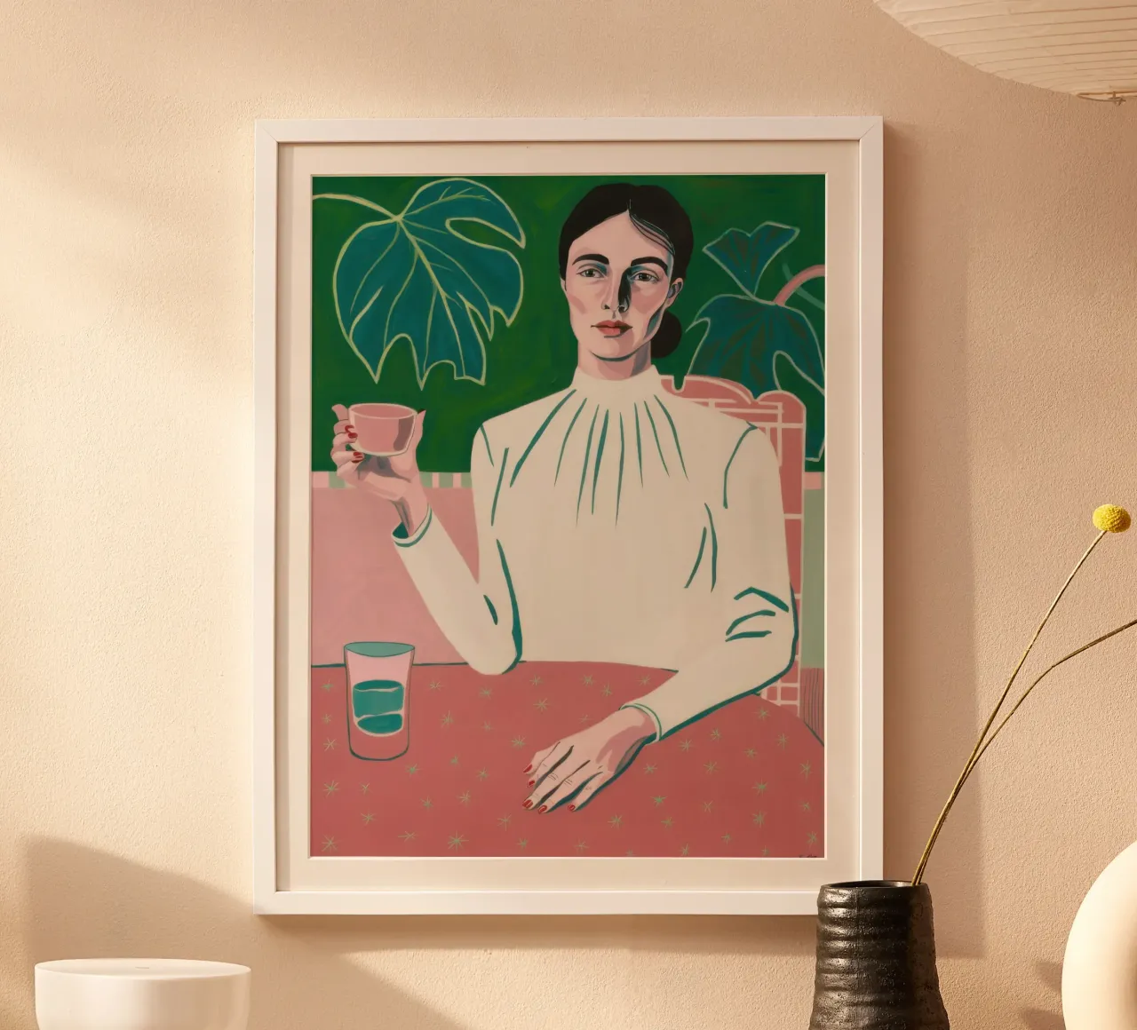 Donna che beve il tè poster con telaio in legno da Sentinel Glow