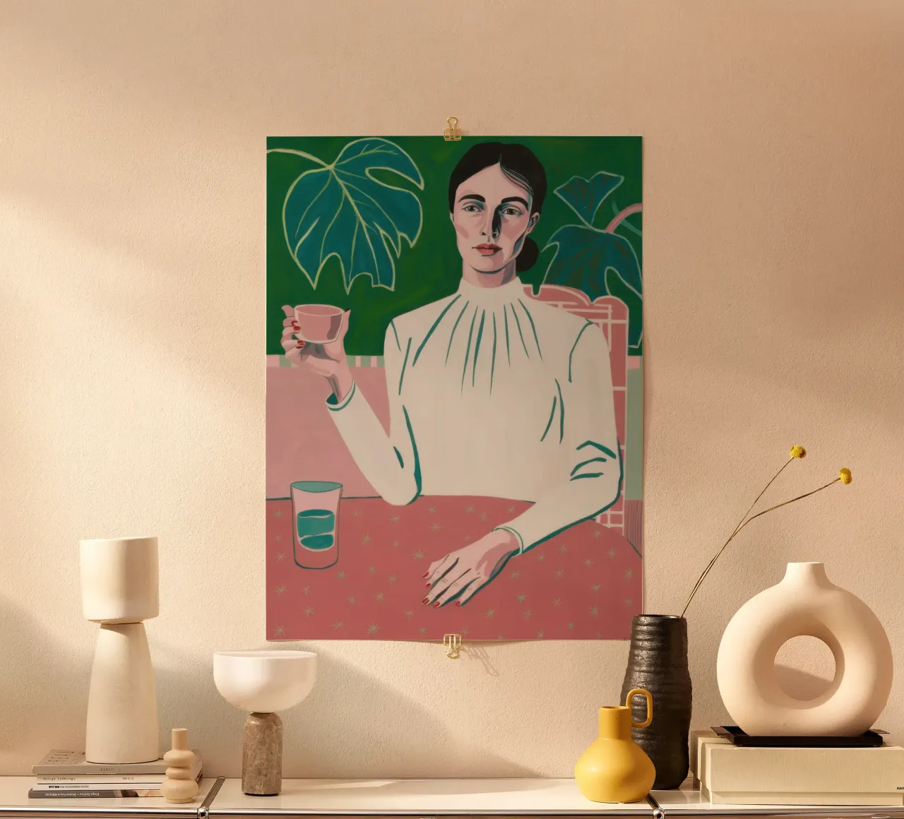 Donna che beve il tè poster con telaio in legno da Sentinel Glow