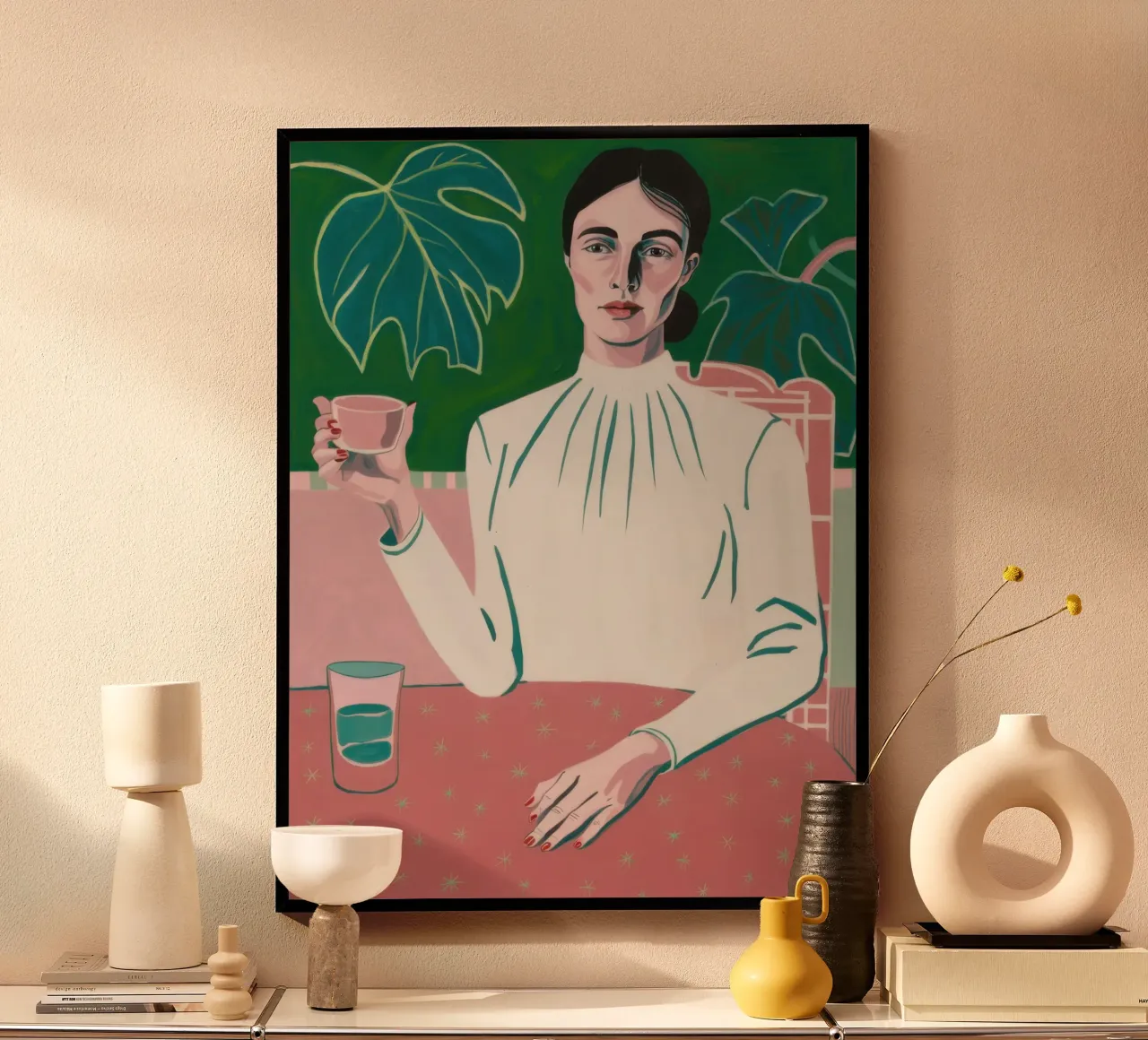 Donna che beve il tè poster con telaio in legno da Sentinel Glow
