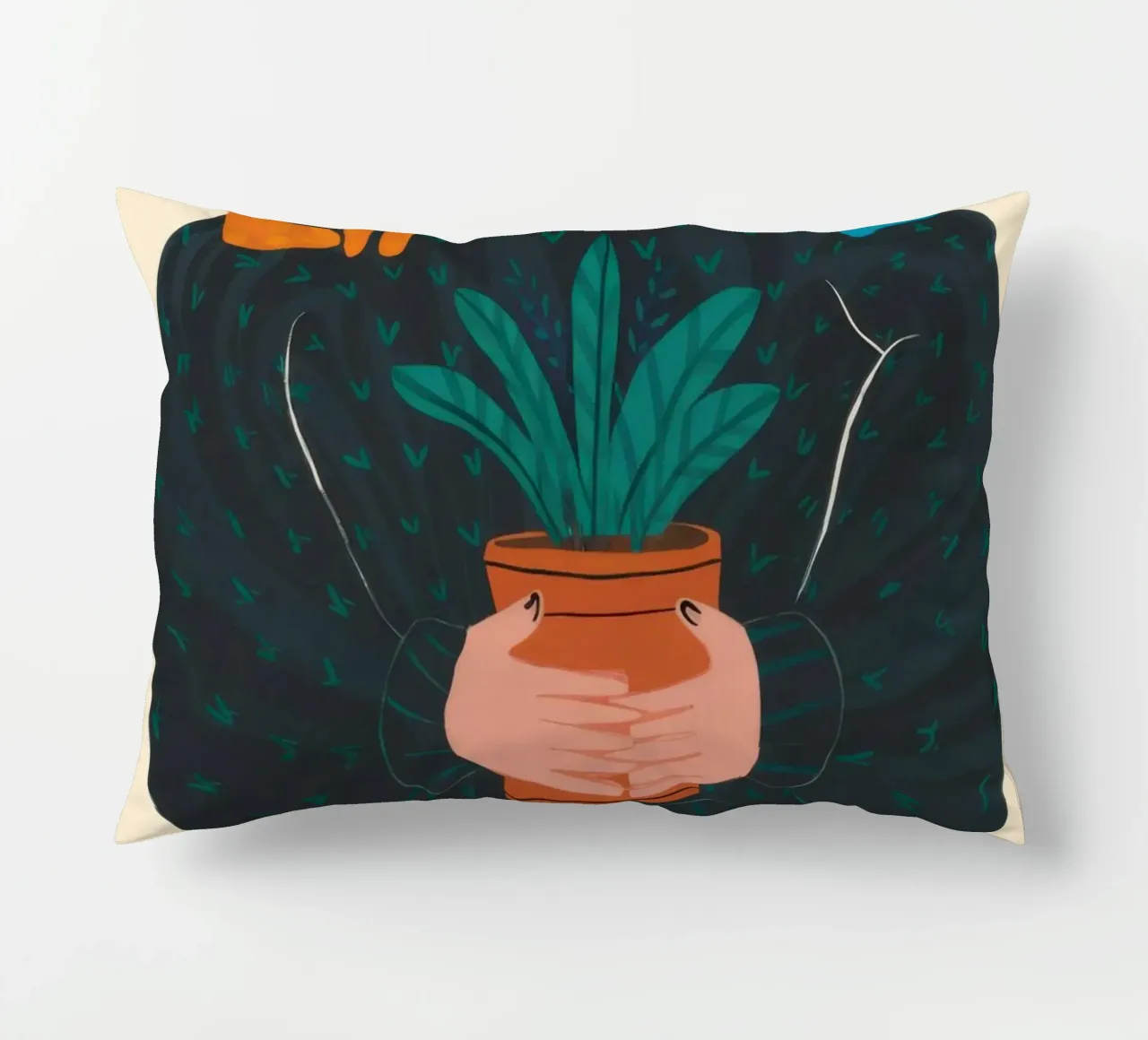 Donna che tiene in mano un vaso per piante cuscino da Marigold Tiga