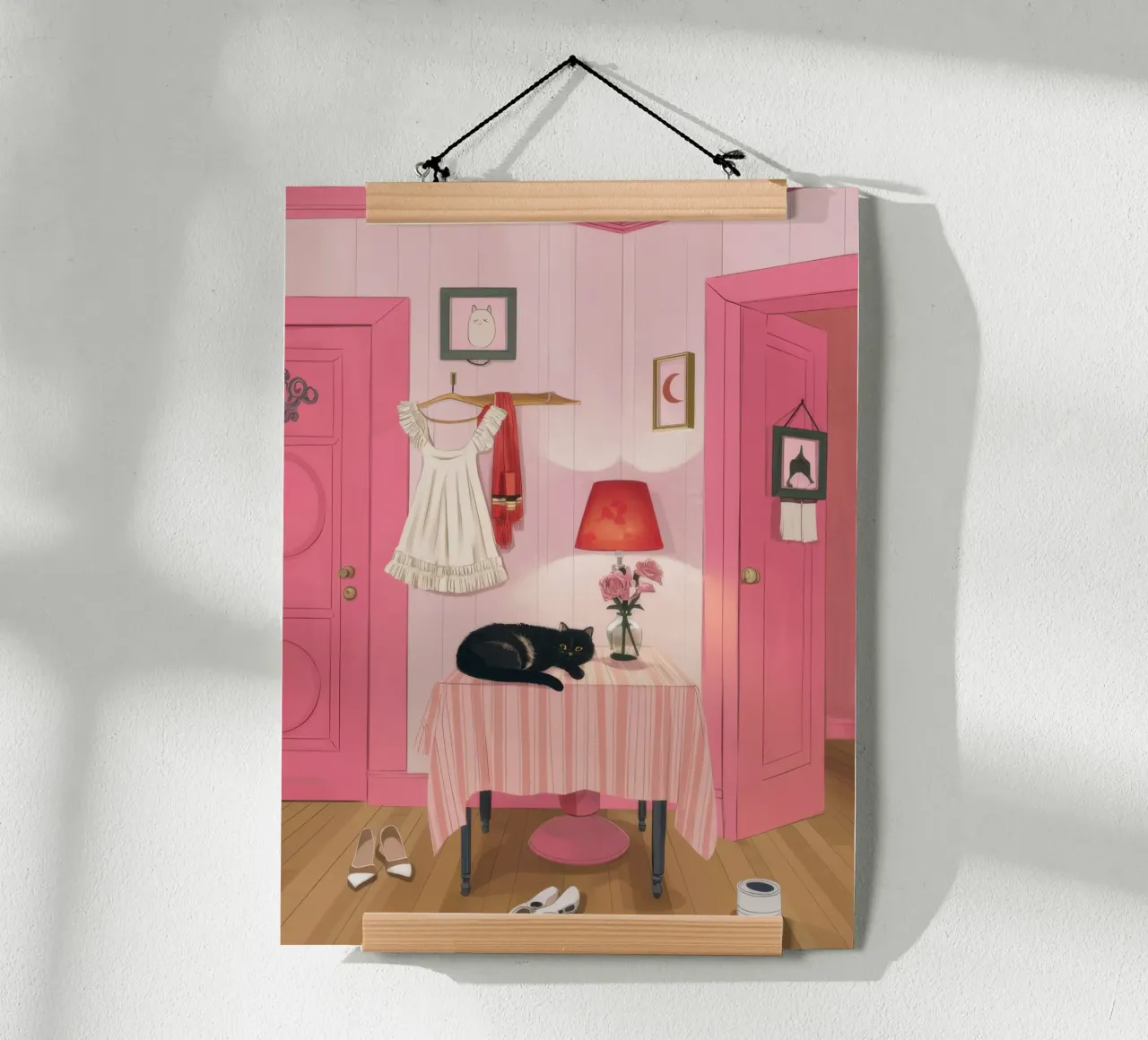 Sonnellino del gatto della camera rosa poster da Marigold Tiga
