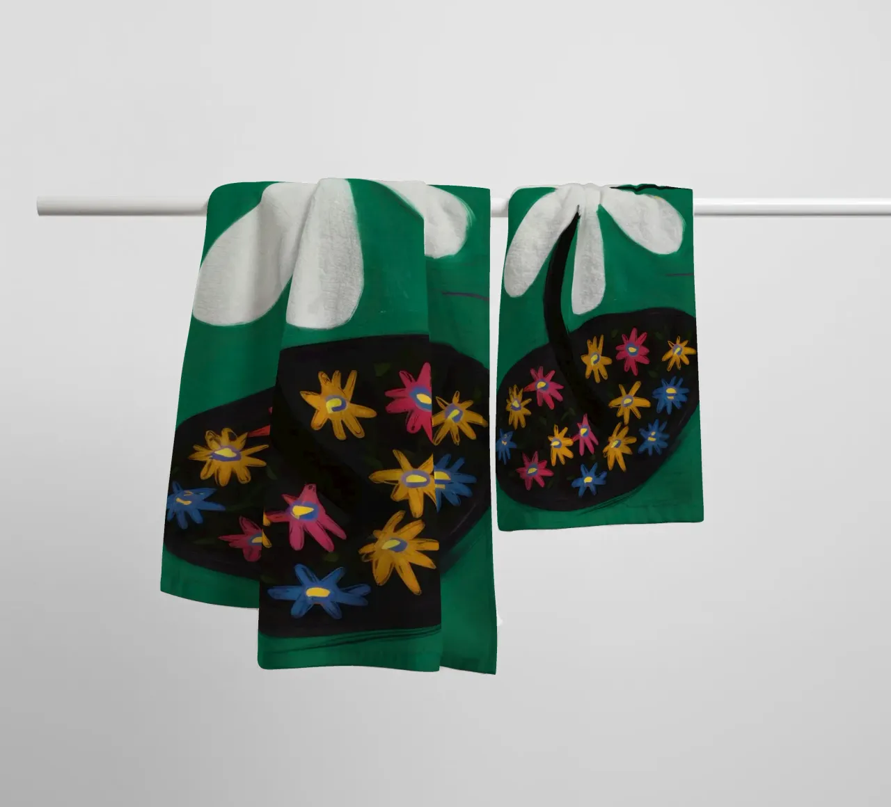 Abstract Leaf Pattern towel by Sentinel Glow