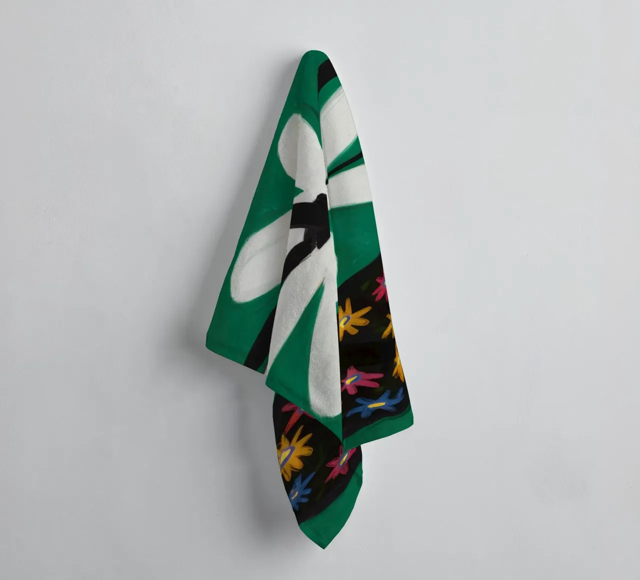 Abstract Leaf Pattern towel by Sentinel Glow