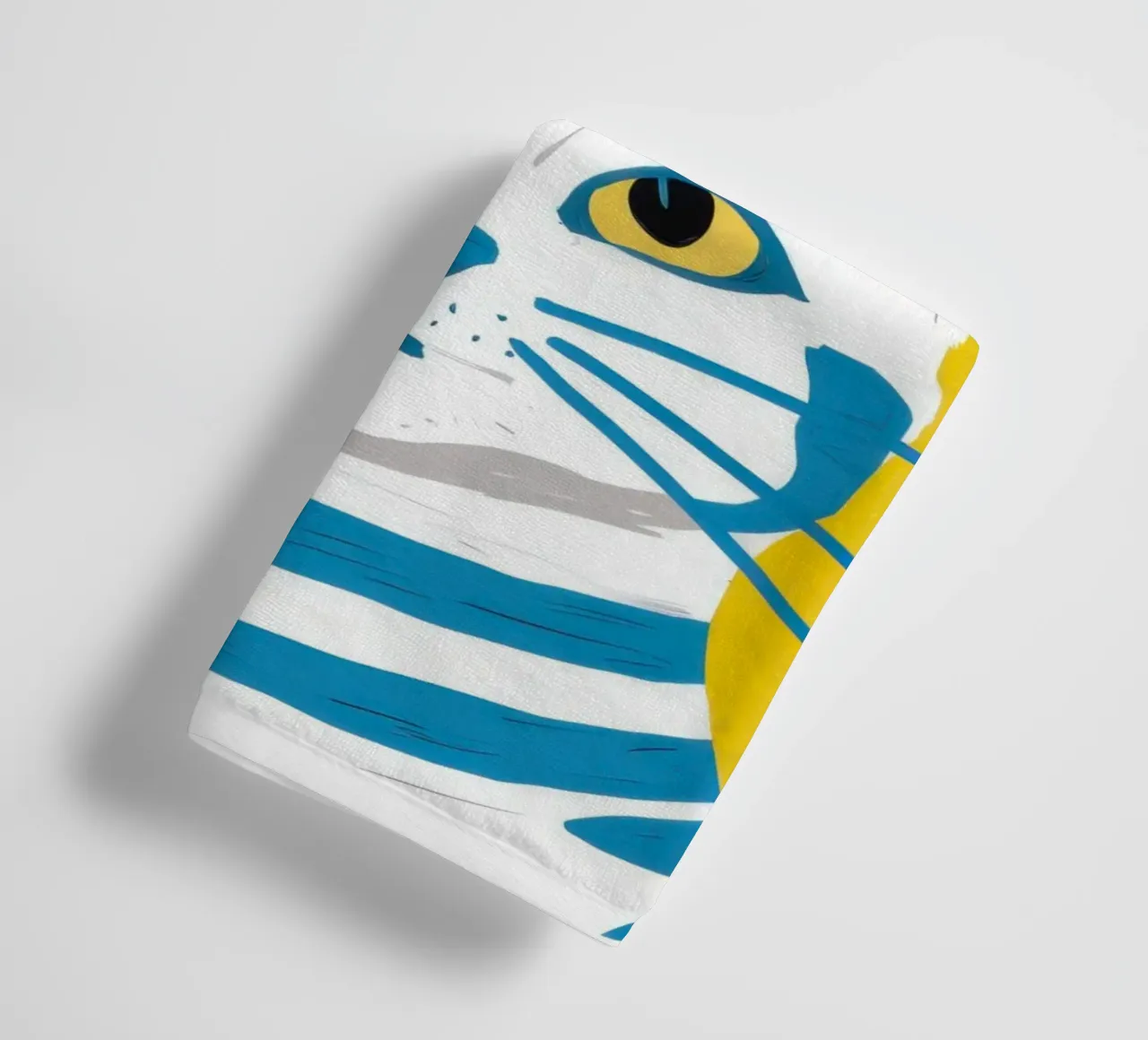 Gatto a righe Fiori gialli asciugamano da bagno da Sentinel Glow