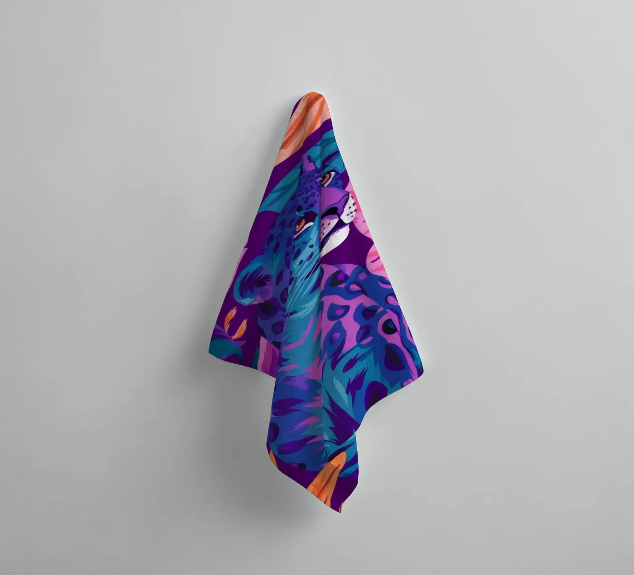 Psychedelischer Leopardentraum Handtuch von Stone Decade