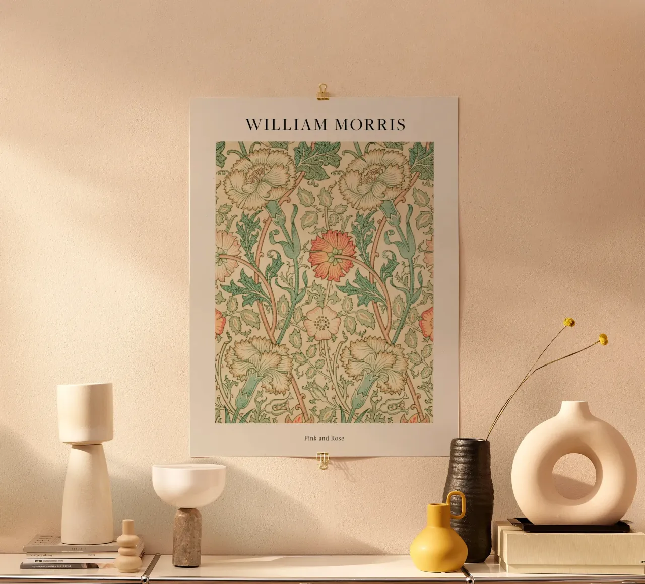 Morris Pink and Rose poster con telaio in legno da More Art