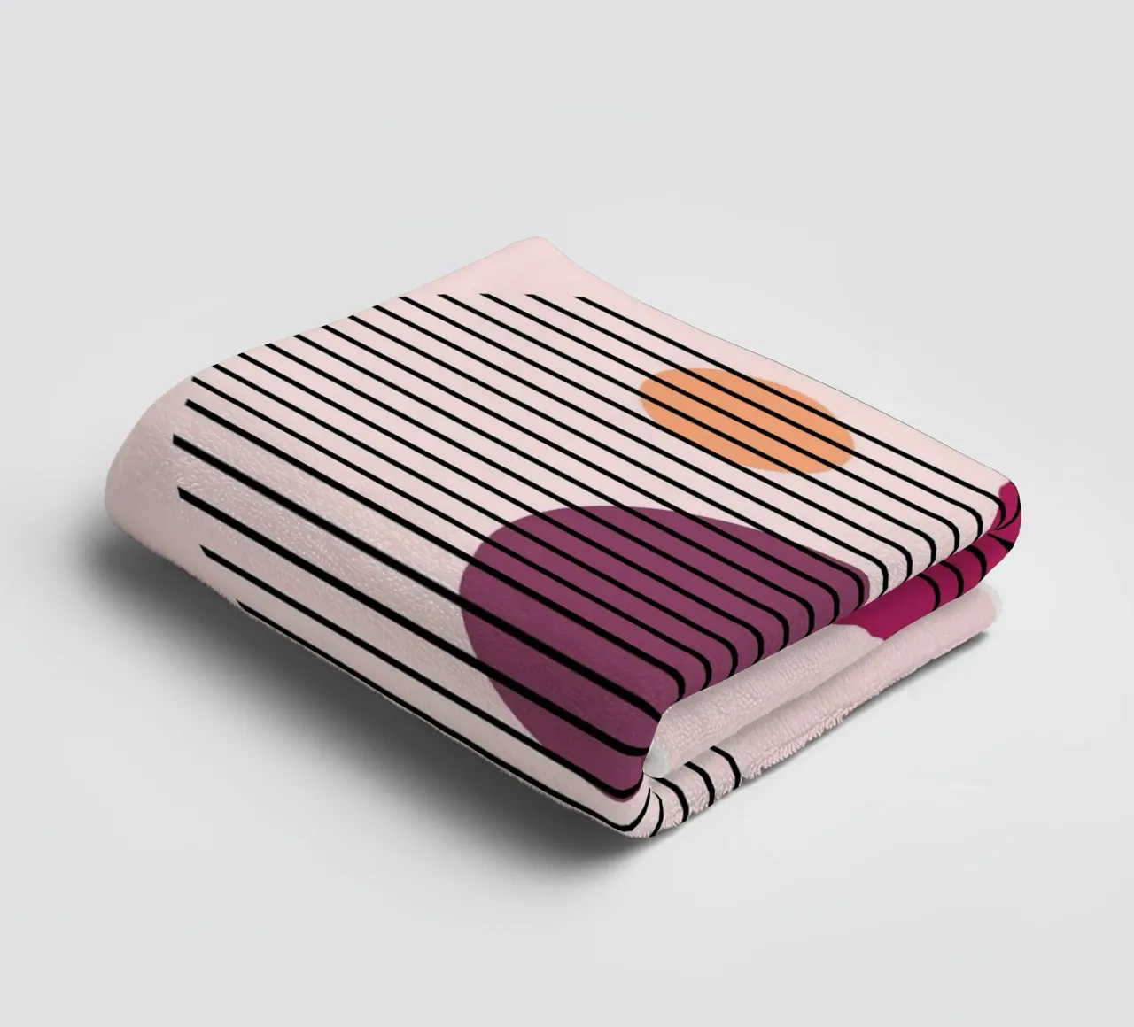 Abstract Circles – Geometrische Kunst in Rosa Handtuch von Studio Vibe