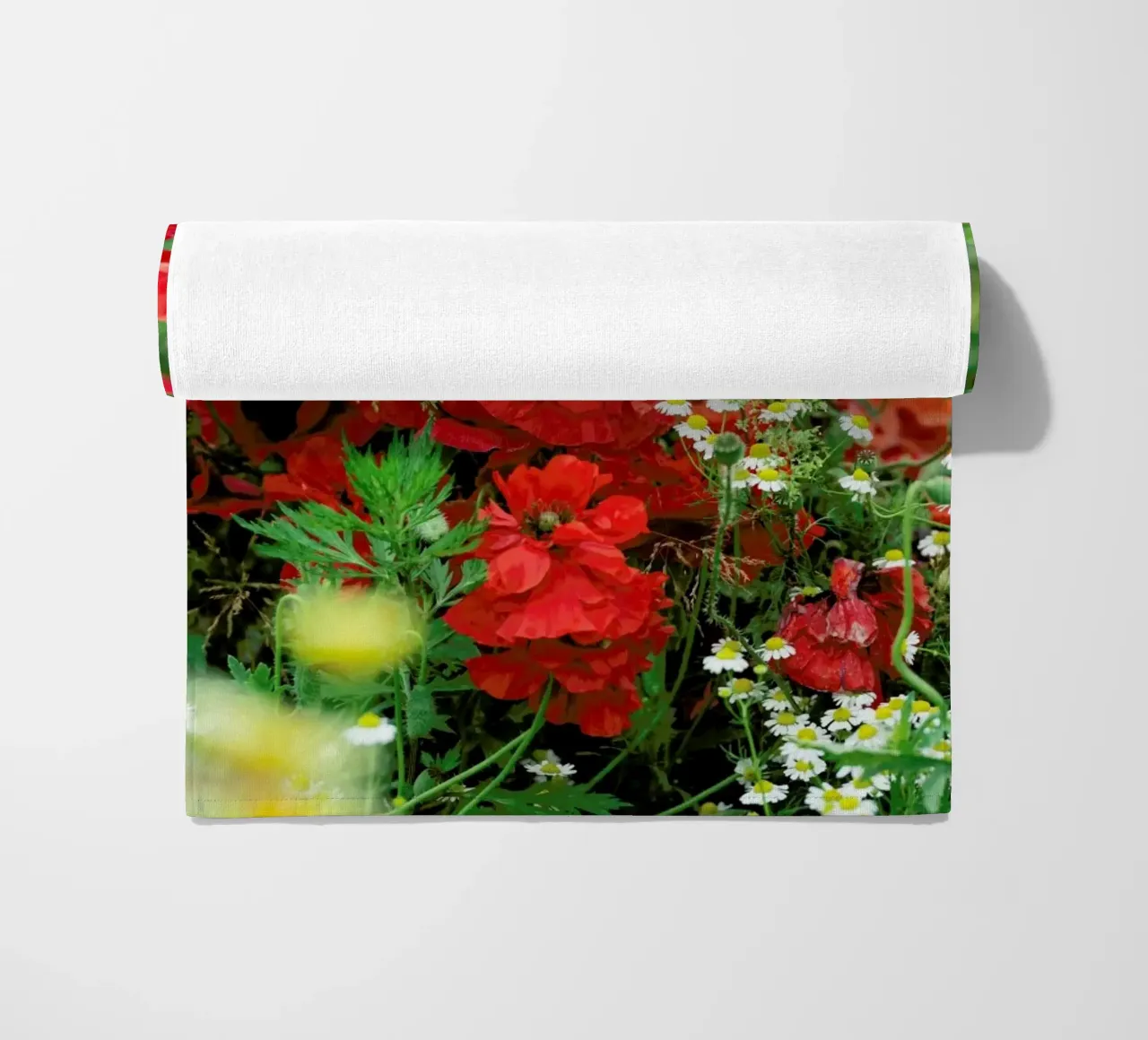 Romantic Red Poppybouquet telo mare da Curious Collections by Marielle Leenders
