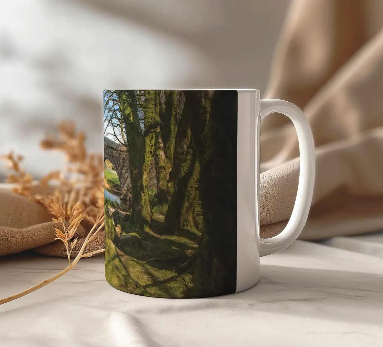 Two Bridges tazza in ceramica da Dave Hare Photography