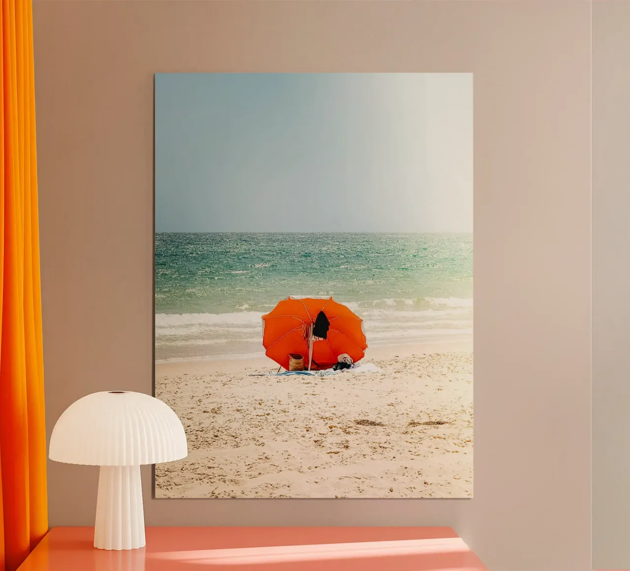 Orange Escape poster con telaio in legno da Thilo Grøsch