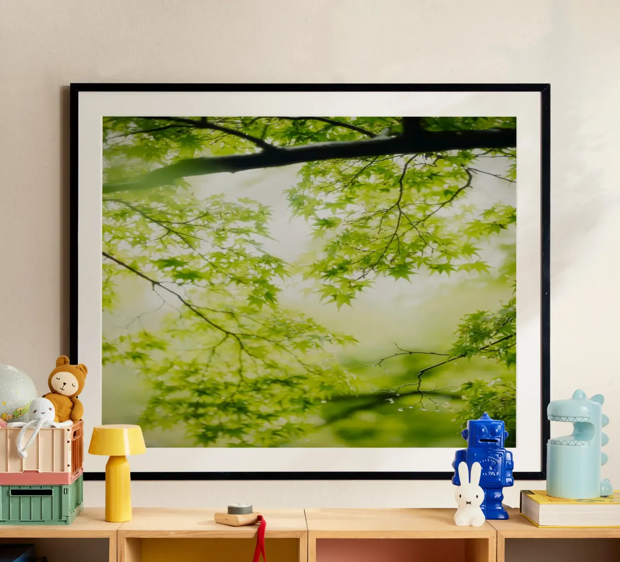 foglie verdi rami poster con telaio in plastica da Earthly Visions