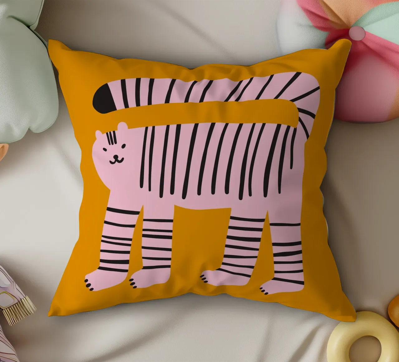 Tiny And Wild No 26 cuscino da treechild