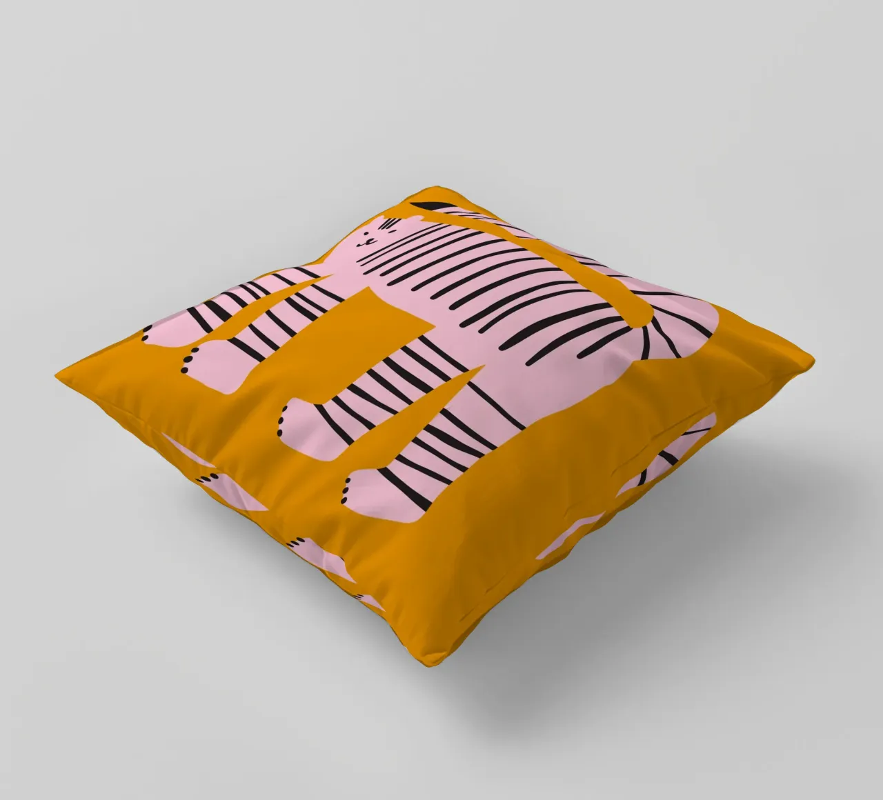 Tiny And Wild No 26 cuscino da treechild