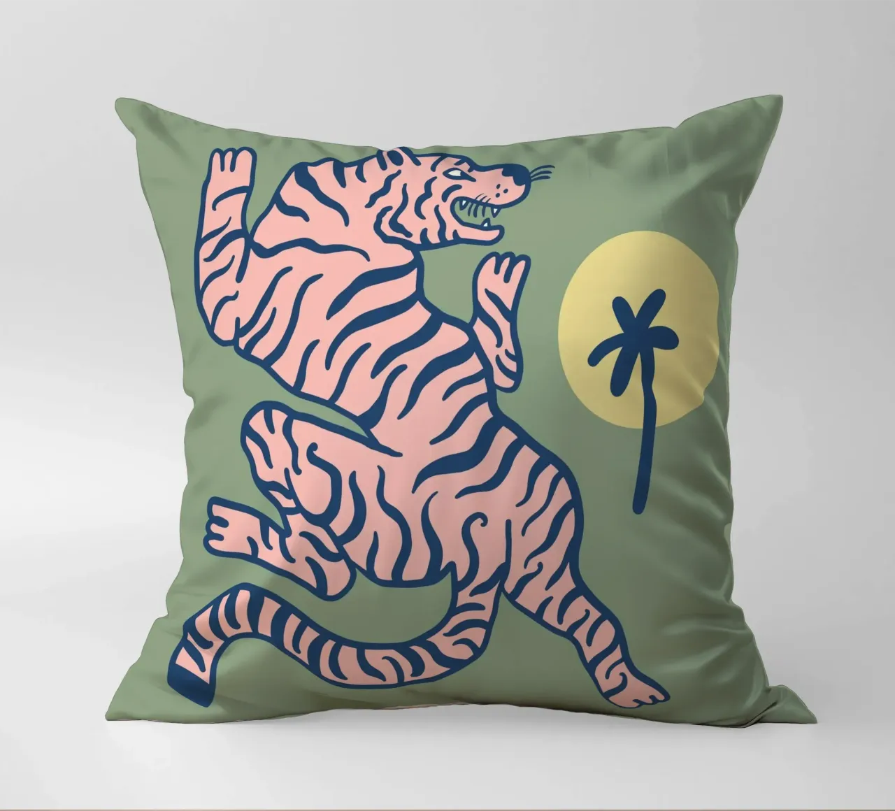 Tiny And Wild No 28 cuscino da treechild