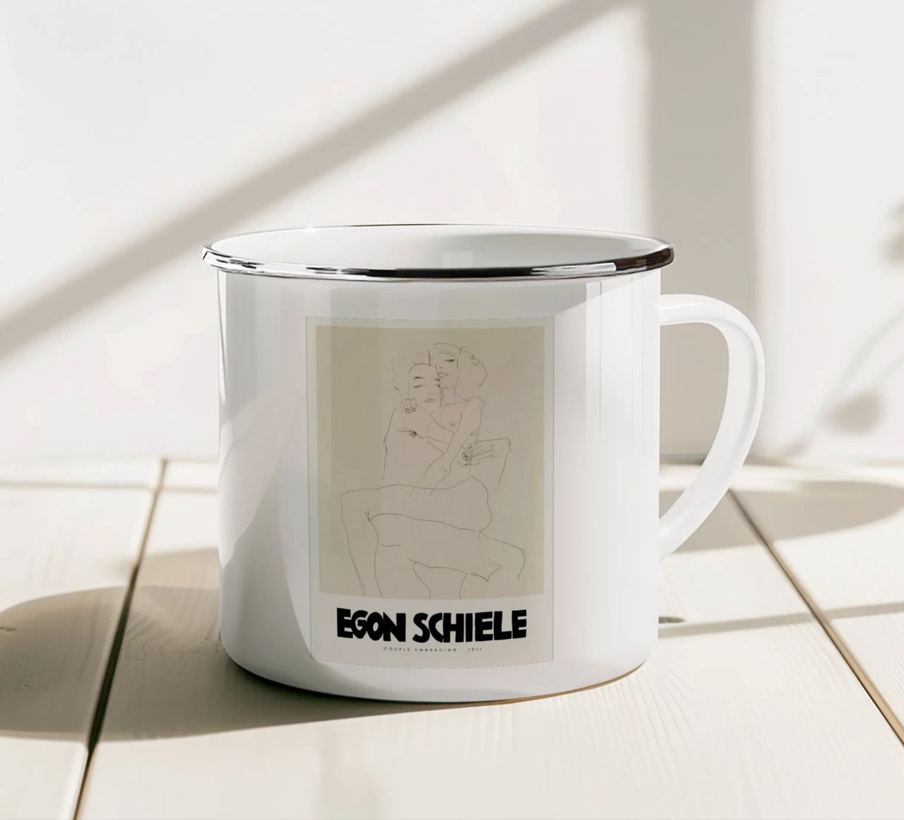 Schiele - Couple Embracing II tazza in smalto da Vintage by JUNIQE