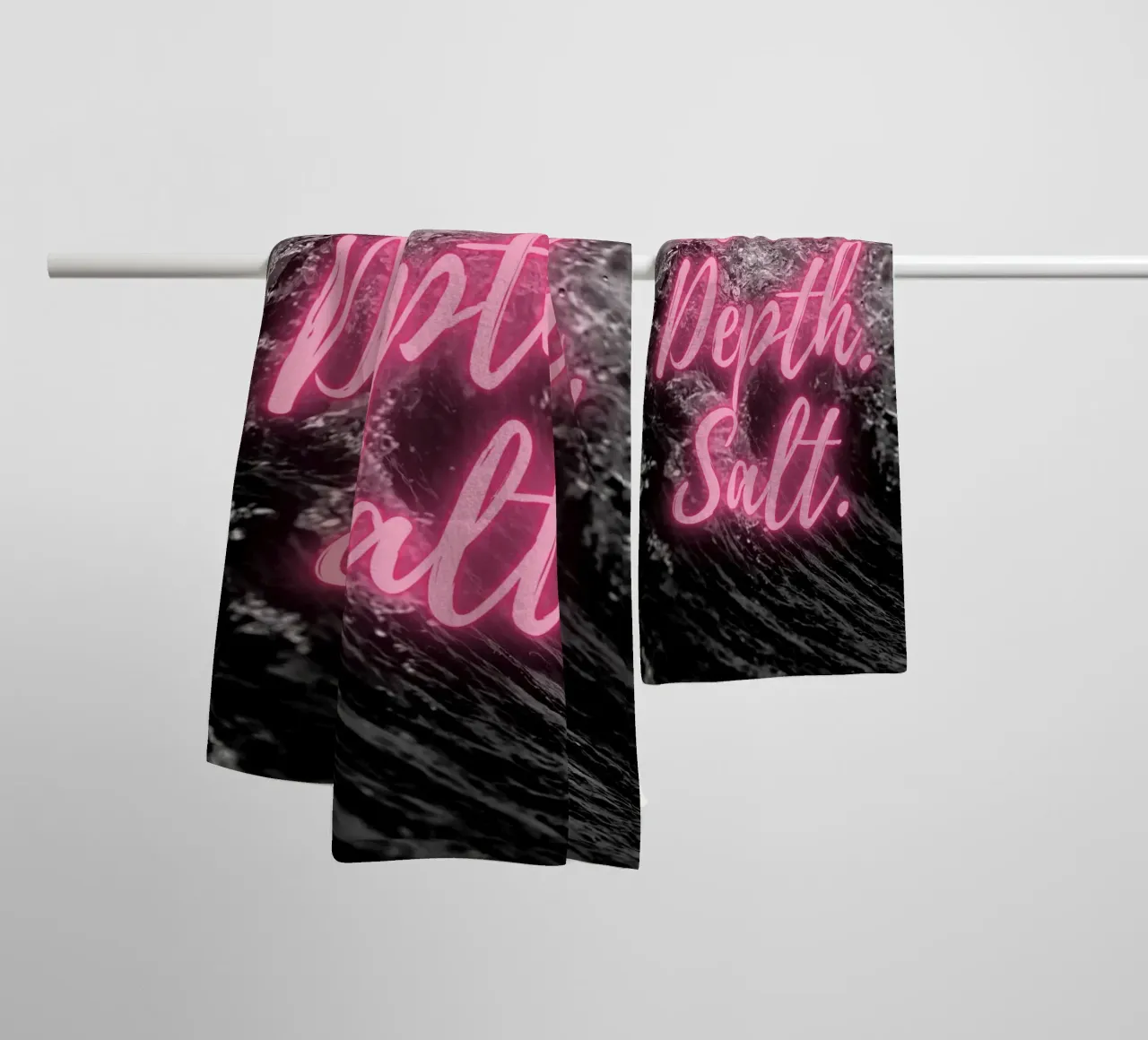 FLOW. DEPTH. SALT. asciugamano da bagno da Einfach Uebel