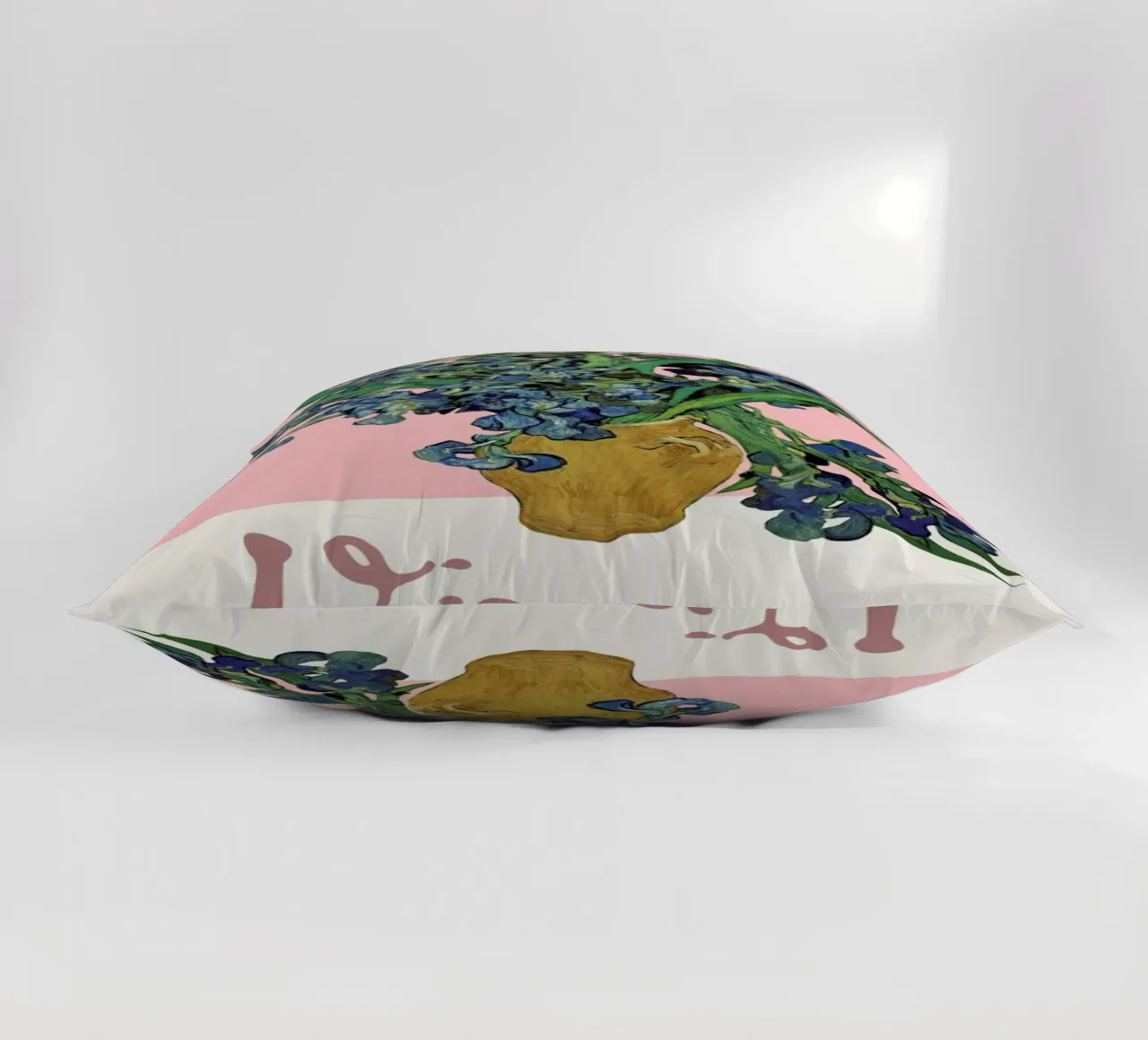 Signed, Vincent – Irises 3 cuscino da Vintage by JUNIQE