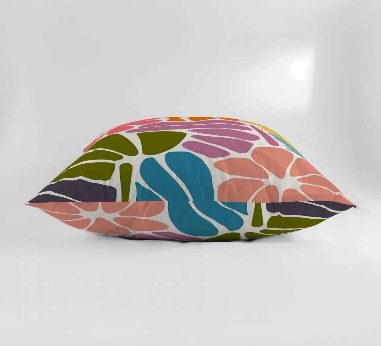 Kleurrijke Abstracte Botanische - Matisse geïnspireerde Knipselkunst kussen van E Cannon