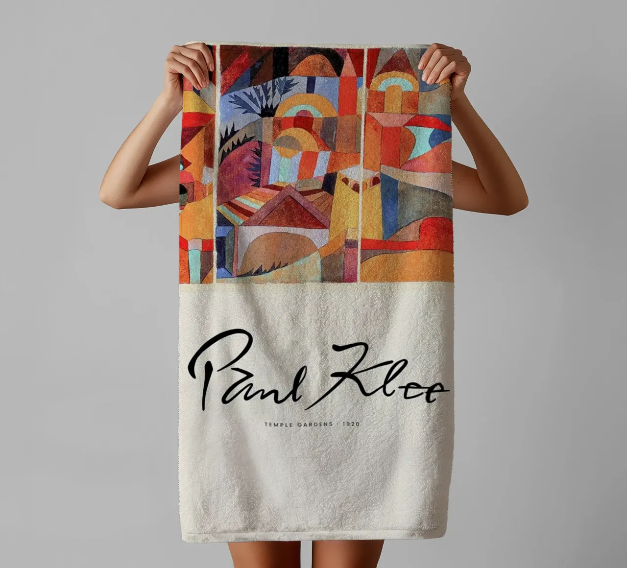 Klee - Temple Gardens II badhanddoek van Vintage by JUNIQE