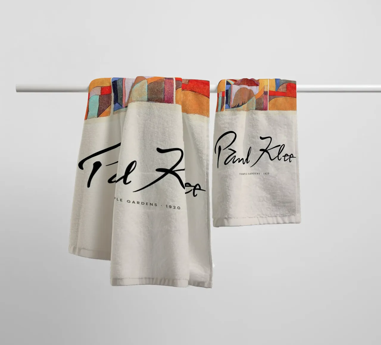 Klee - Temple Gardens II badhanddoek van Vintage by JUNIQE