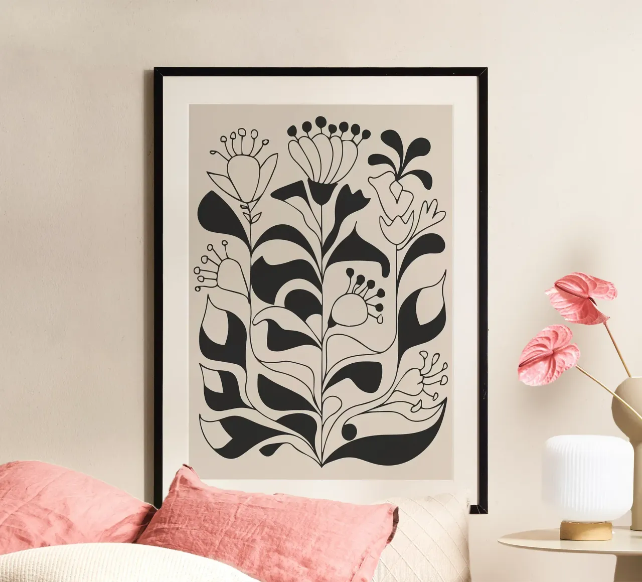 Arte floreale in bianco e nero poster con telaio in legno da E Cannon