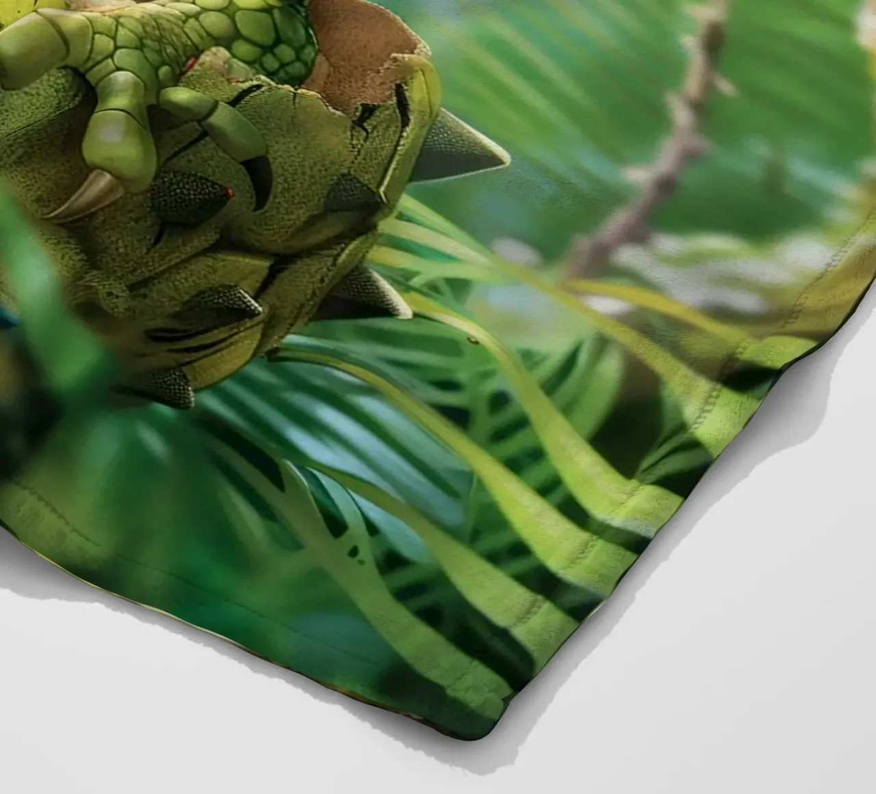 Cova di un cucciolo di alligatore felice coperta in pile da DesignDoodle