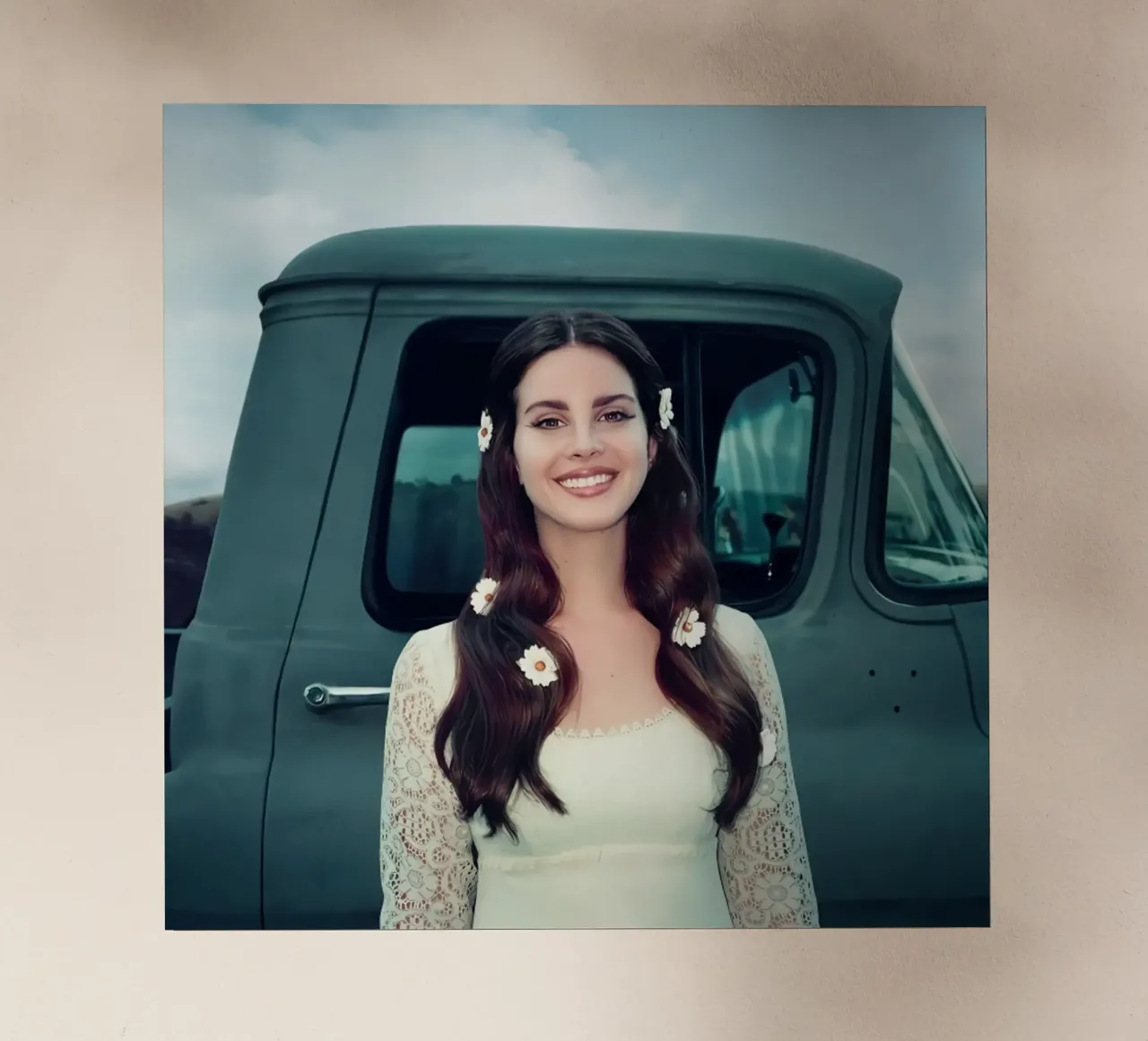 Lana Del Rey pellicola backlit da Jordan shop