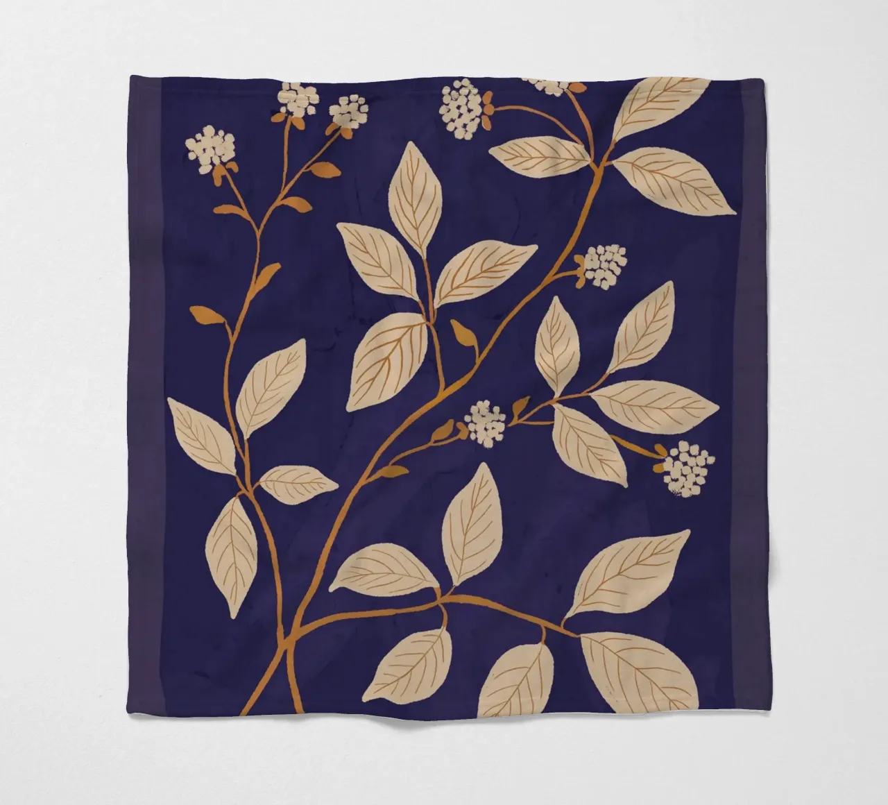 Rami in fiore 2 coperta in pile da ThingDesign