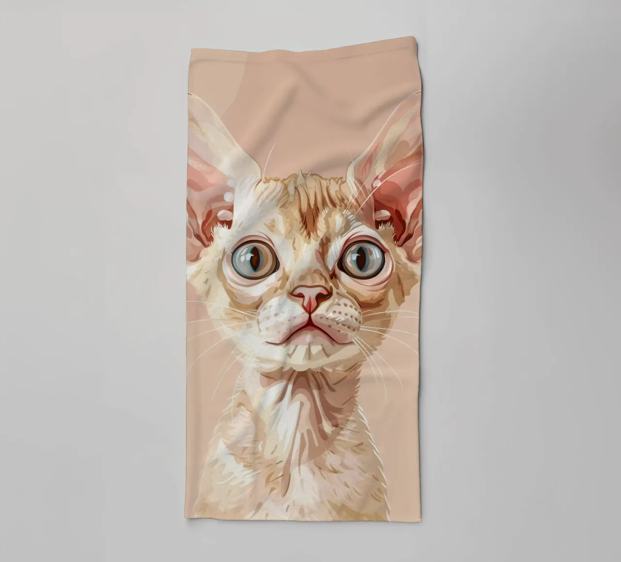 Sereno gatto Devon Rex con occhi chiari asciugamano da bagno da DesignDoodle
