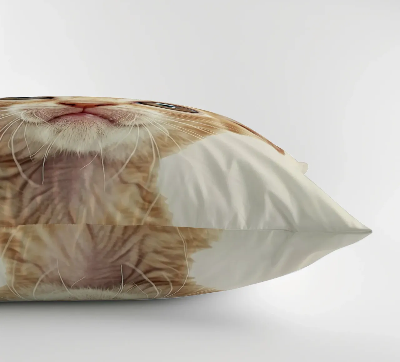 Gatto curioso Ginger Devon Rex cuscino da DesignDoodle