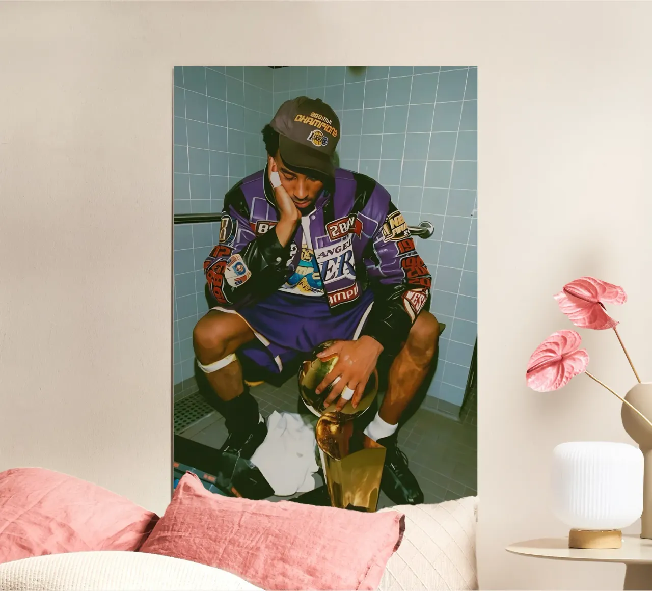 La leggenda abbraccia la vittoria poster da FAKE ARTWORK STORE