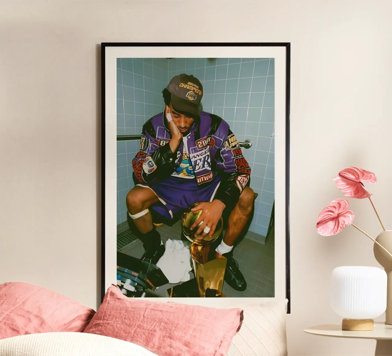 La leggenda abbraccia la vittoria poster da FAKE ARTWORK STORE