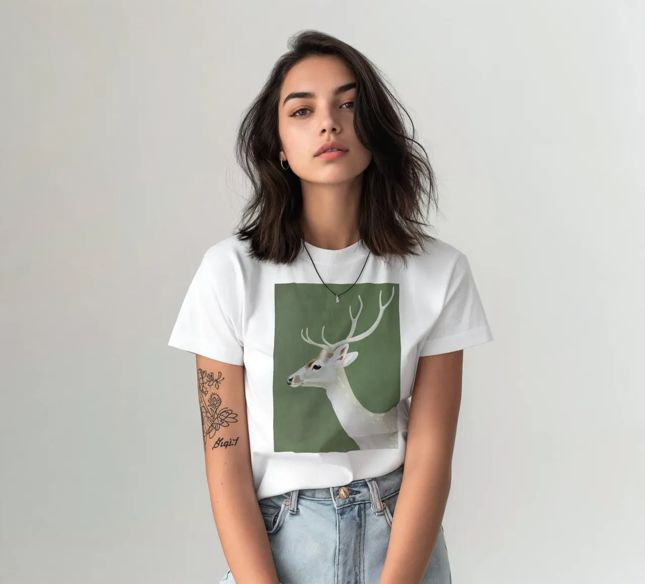 Cervo bianco I t-shirt da ThingDesign