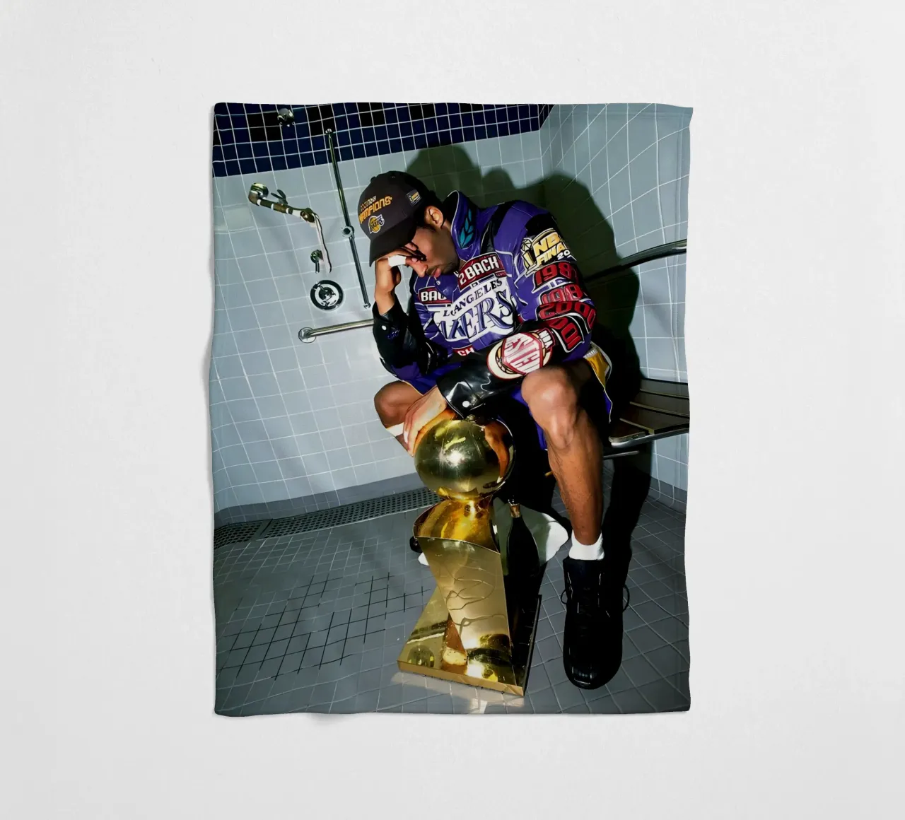 Kobe weint Fleecedecke von FAKE ARTWORK STORE